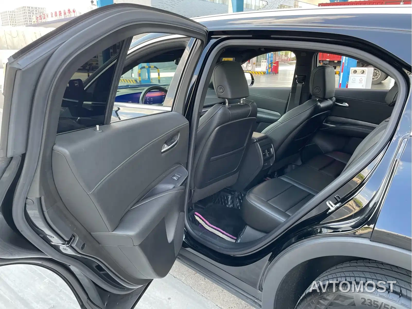 Cadillac XT4 2024 28T 2WD Luxury — фото 5