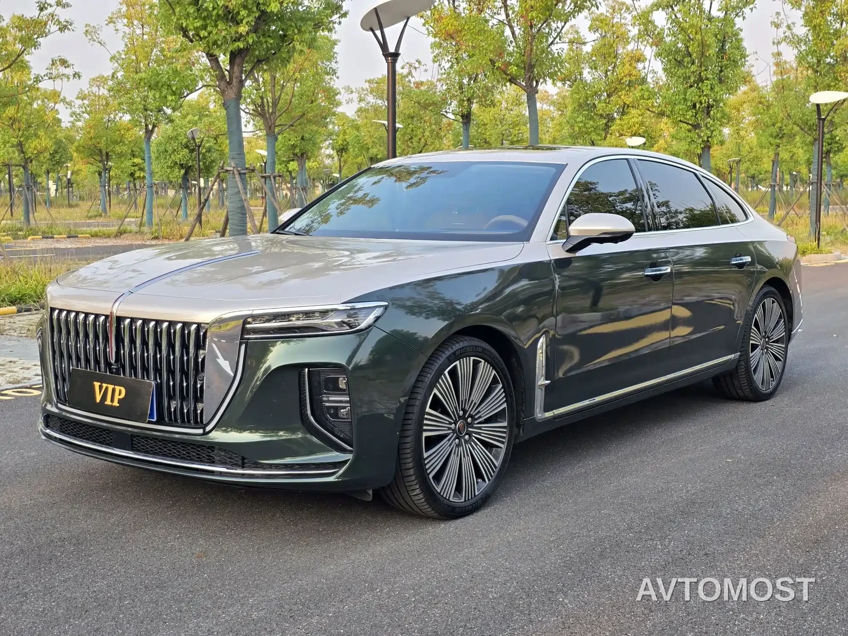 Hongqi H9 2025 Facelift 2.0T 2WD Flagship Luxury Business Edition 5-seater — фото 1