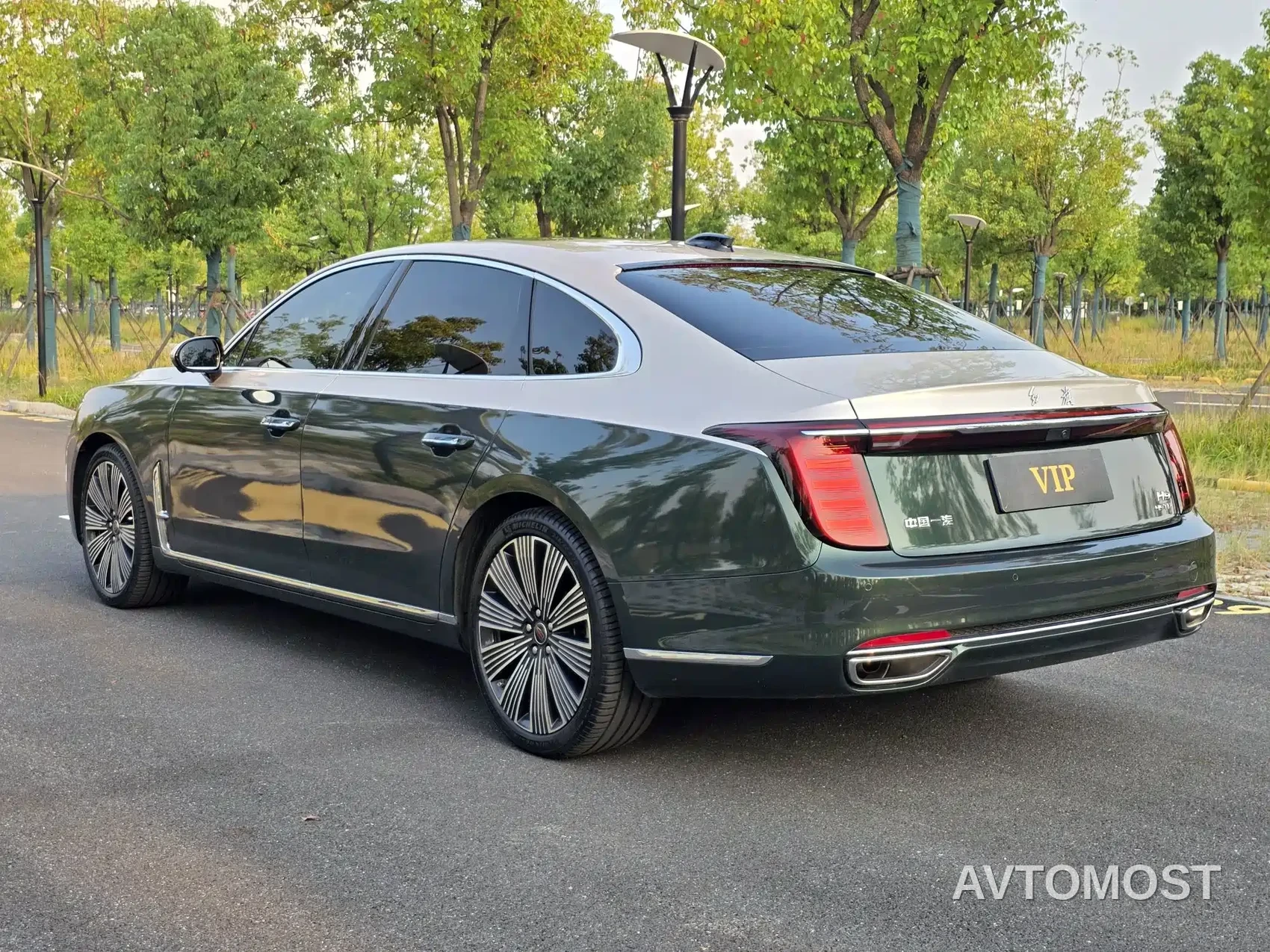 Hongqi H9 2025 Facelift 2.0T 2WD Flagship Luxury Business Edition 5-seater — фото 6