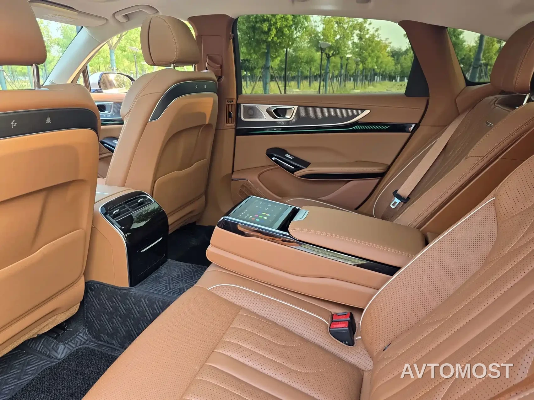 Hongqi H9 2025 Facelift 2.0T 2WD Flagship Luxury Business Edition 5-seater — фото 19