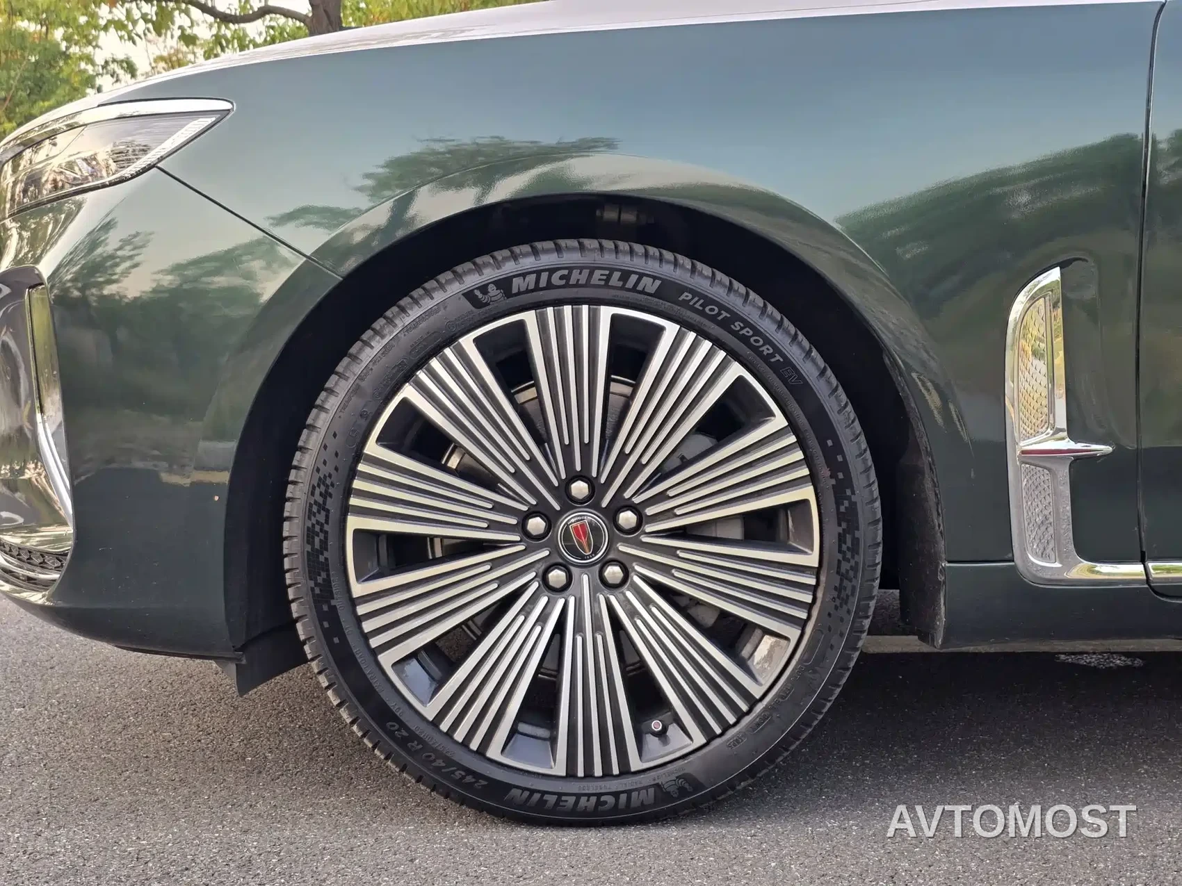 Hongqi H9 2025 Facelift 2.0T 2WD Flagship Luxury Business Edition 5-seater — фото 22