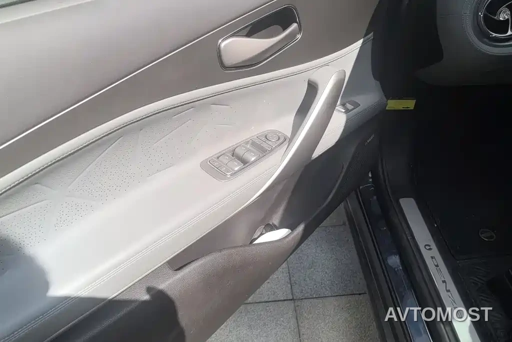 Denza N8 2023 4WD Super Hybrid Flagship 6-seater — фото 6