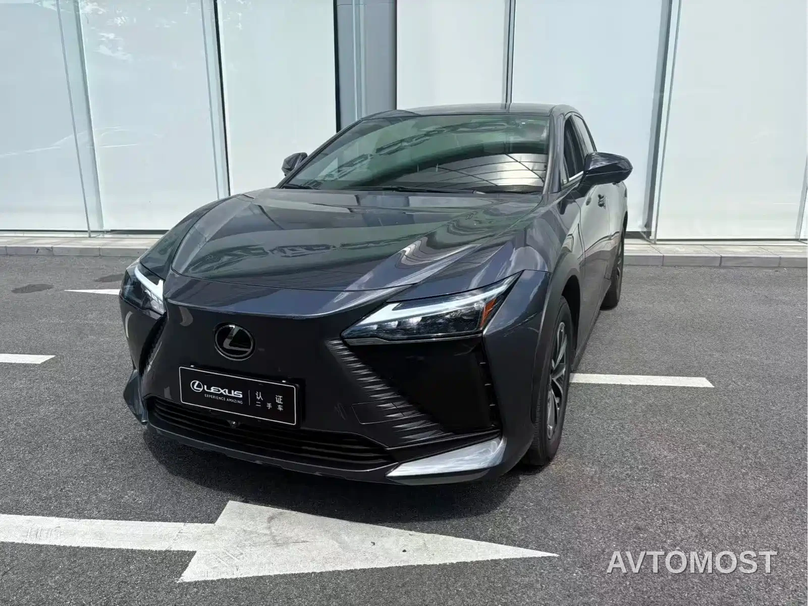 Lexus RZ 2023 450e 4WD Deluxe — фото 1