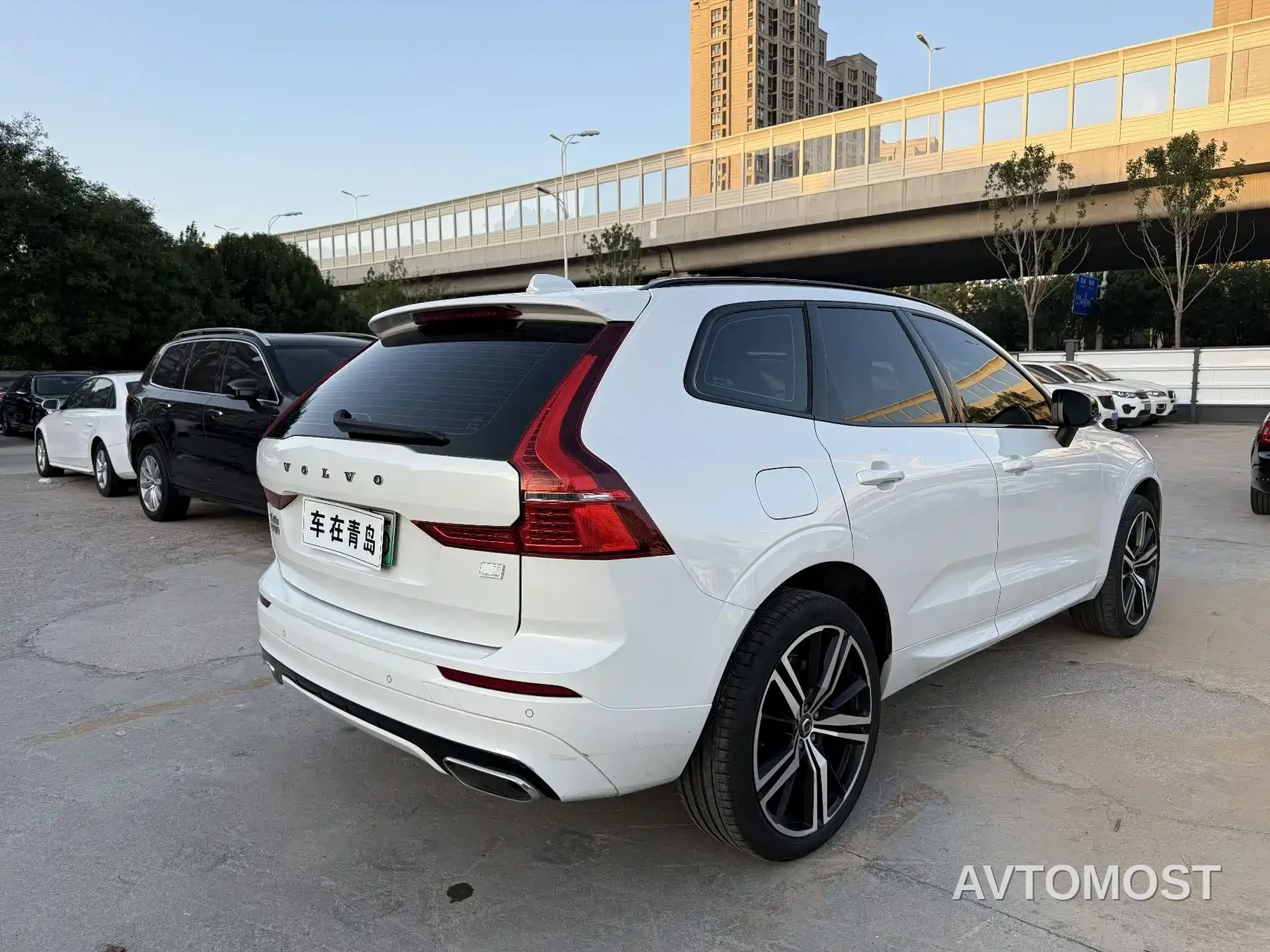 Volvo XC60 Plug-in Hybrid 2021 T8 E-Drive Hybrid Inscription Sport — фото 11