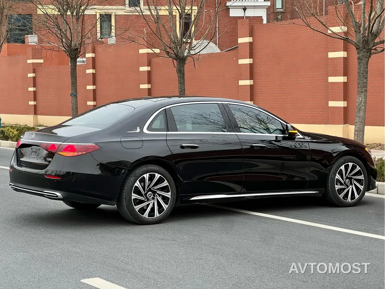 Mercedes-Benz E-Class 2024 Facelift E 300 L Luxury — фото 7