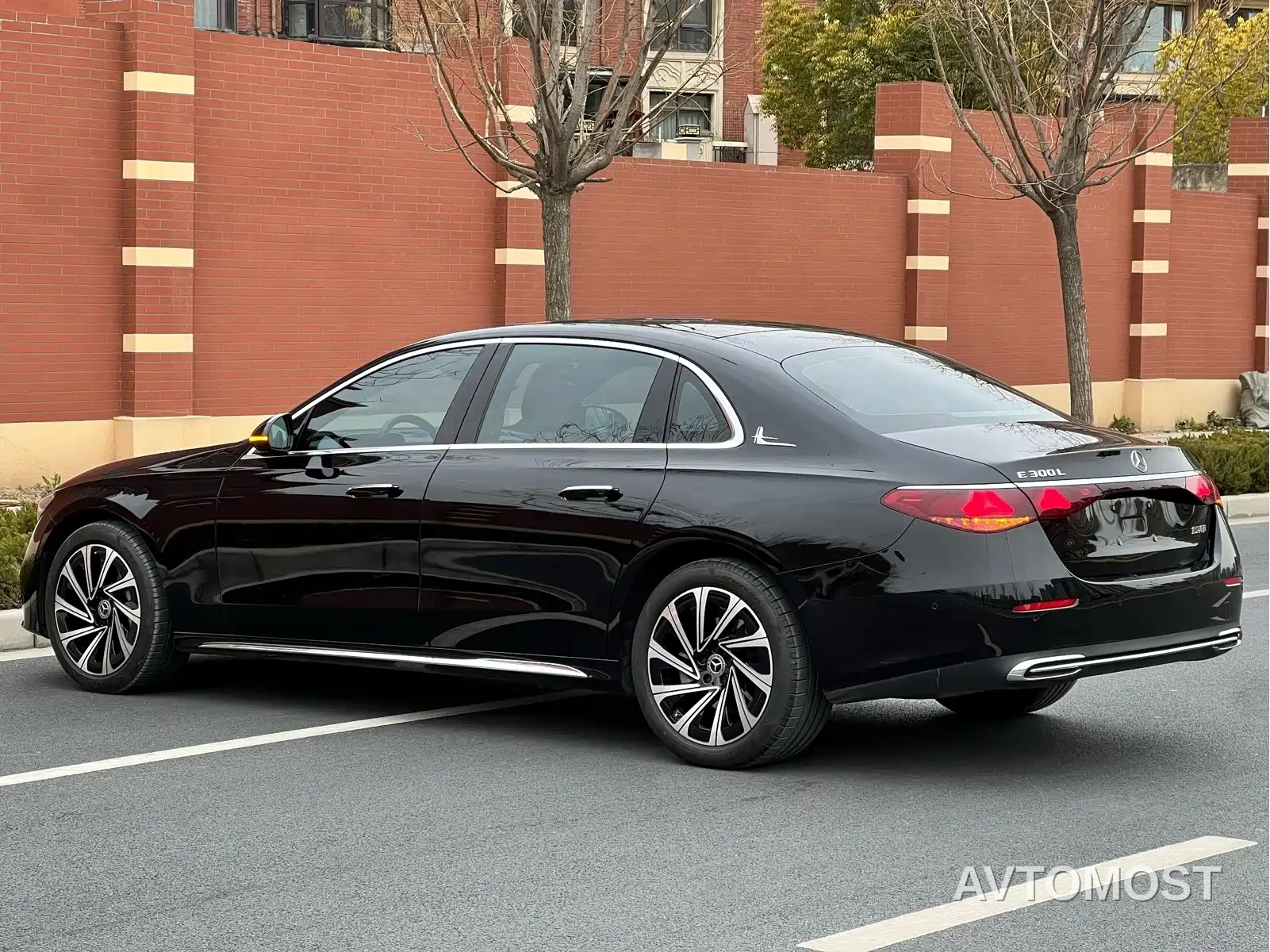 Mercedes-Benz E-Class 2024 Facelift E 300 L Luxury — фото 9