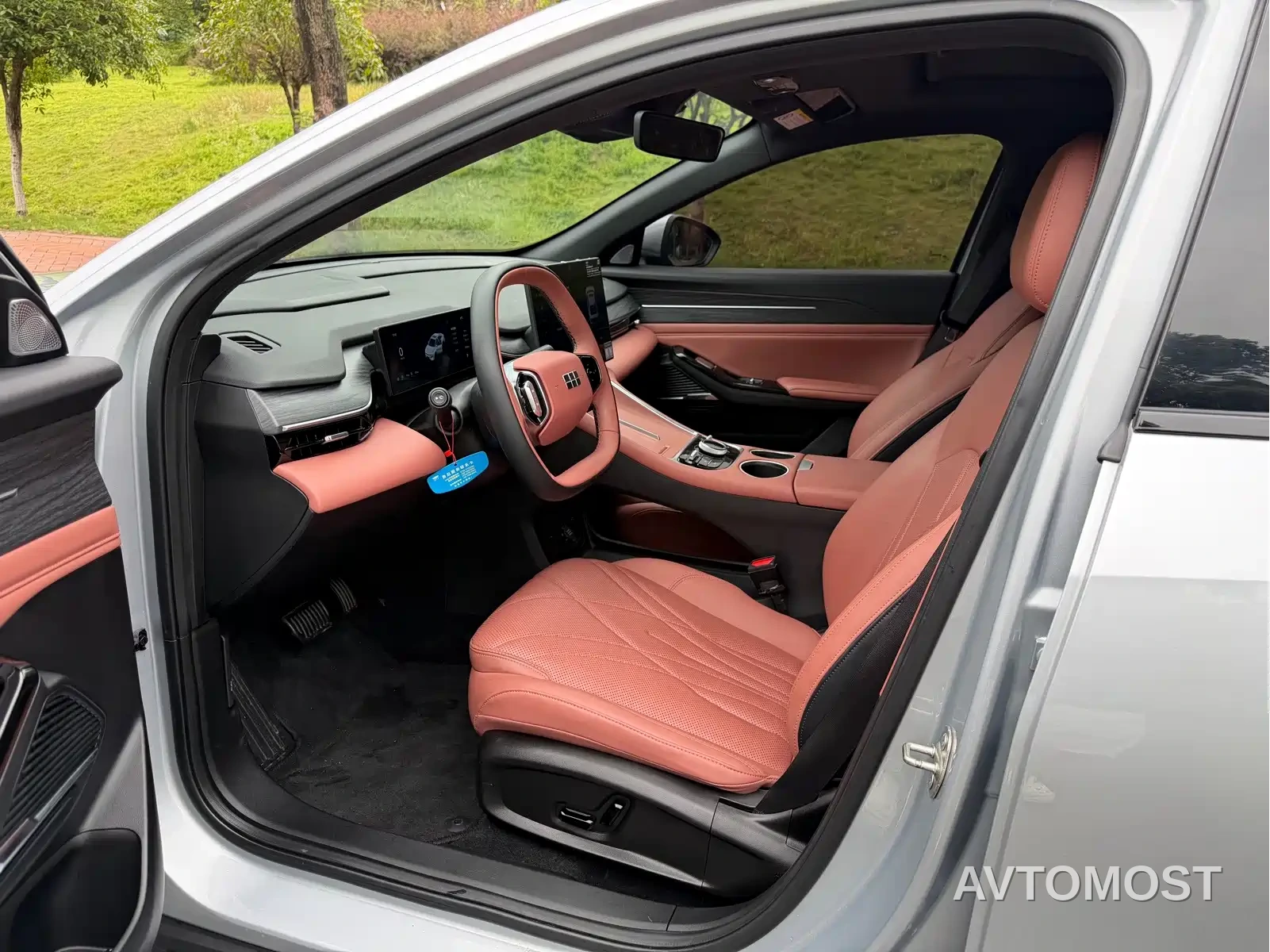 Geely Galaxy L6 2025 EM-i 140km Voyage Edition — фото 5