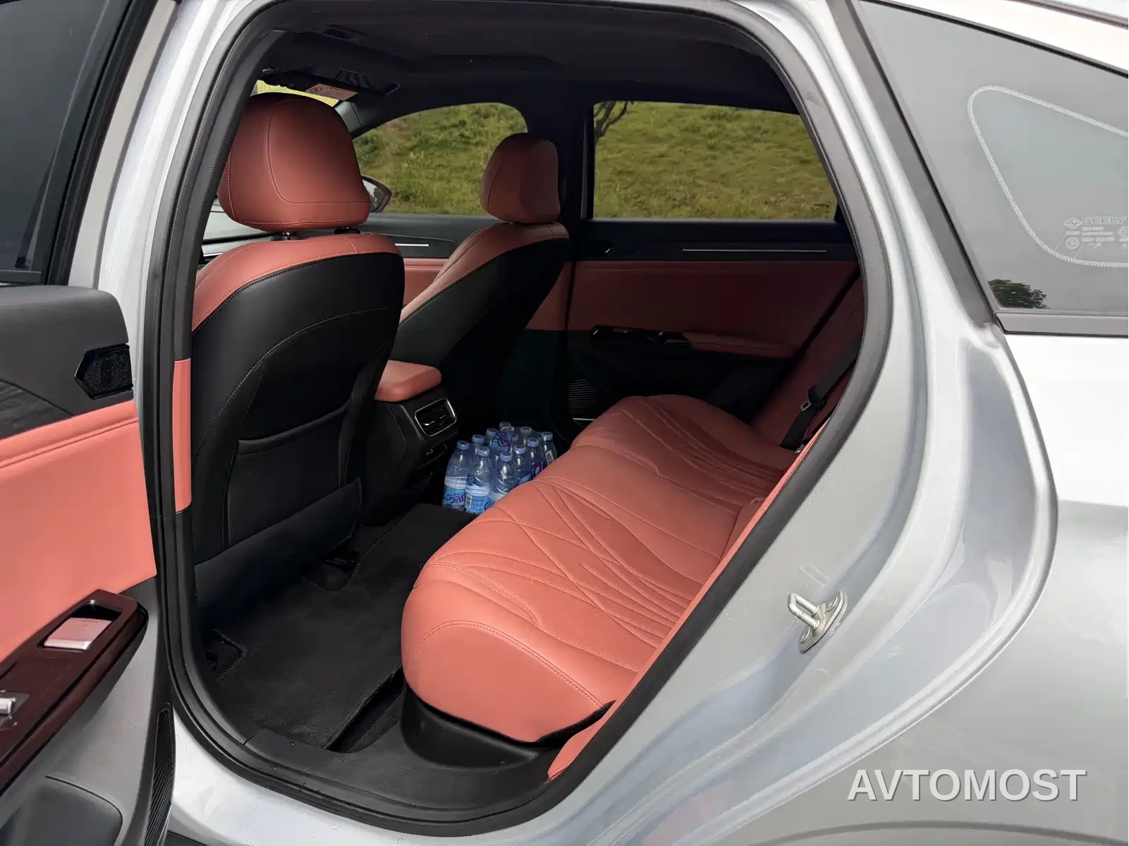 Geely Galaxy L6 2025 EM-i 140km Voyage Edition — фото 6