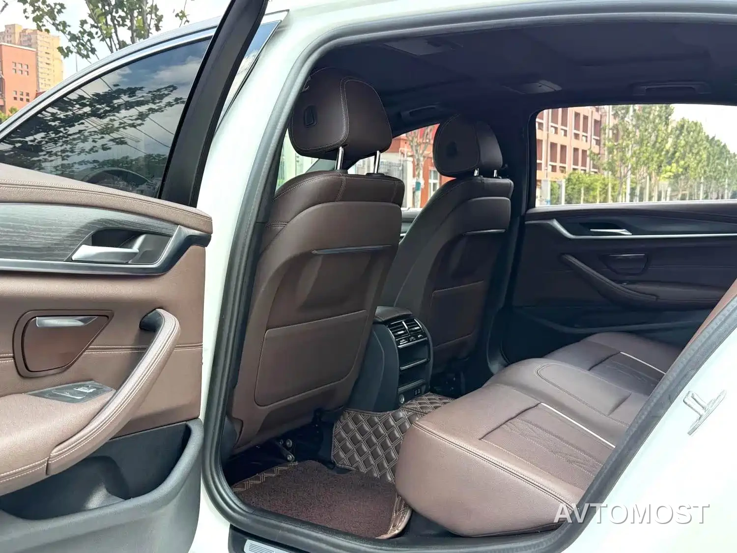 BMW 5 Series New Energy 2021 535Le M Sport Package — фото 5