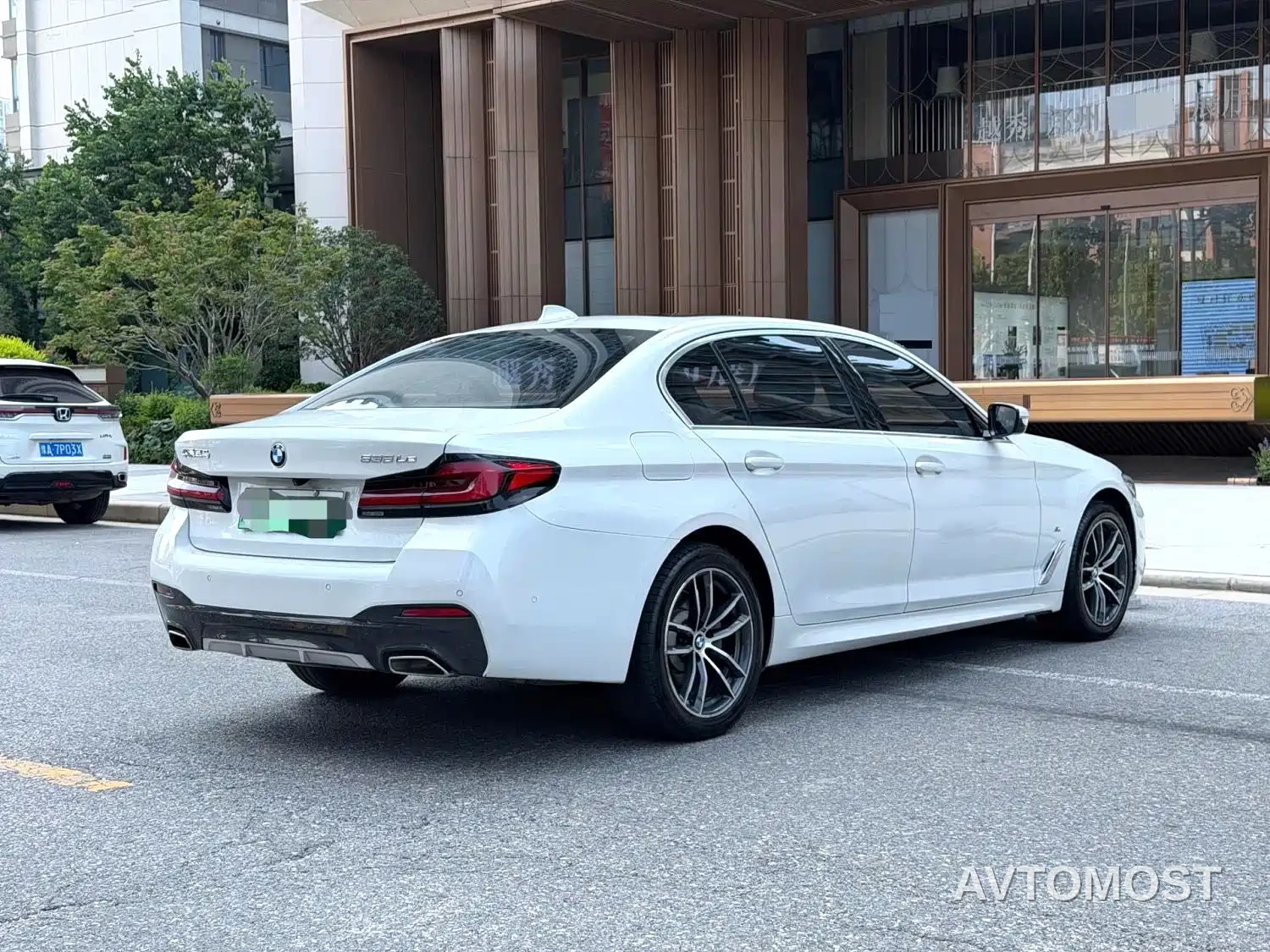 BMW 5 Series New Energy 2021 535Le M Sport Package — фото 9