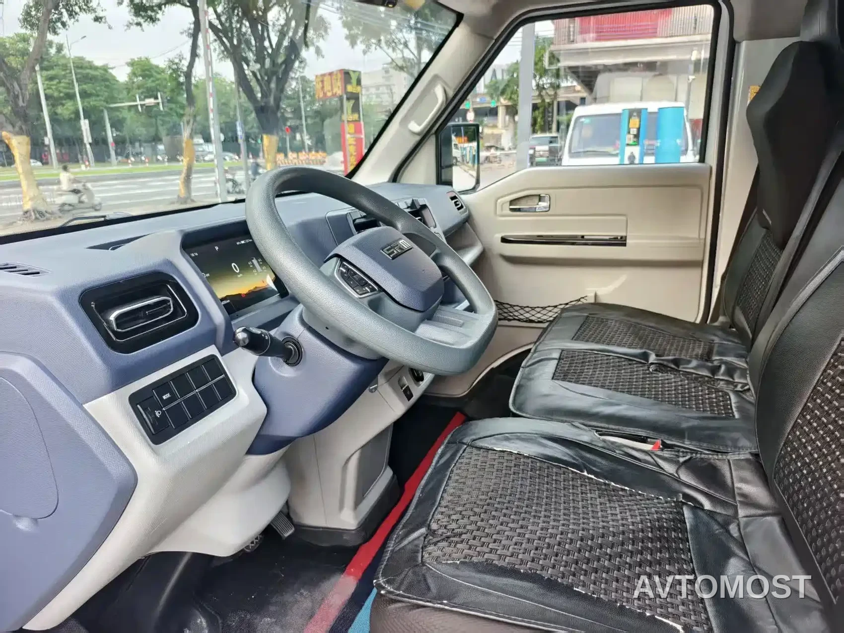 SRM Xinyuan E3L 2025 Ningde 53.58Kwh 365KM Practical Passenger Vehicle — фото 3