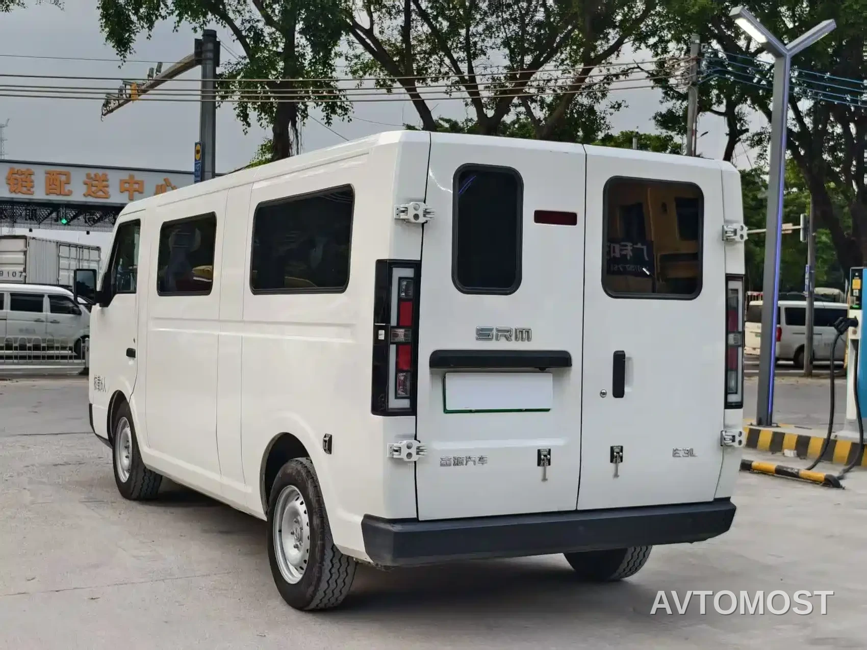 SRM Xinyuan E3L 2025 Ningde 53.58Kwh 365KM Practical Passenger Vehicle — фото 6