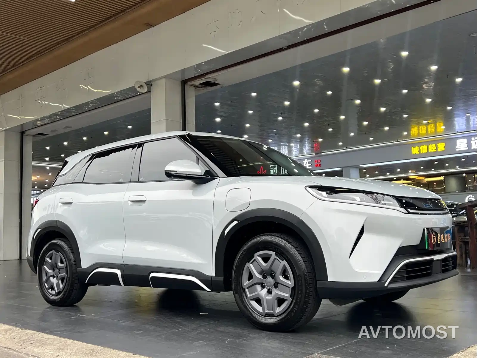 BYD Yuan UP 2025 Model 301KM Navigator — фото 3