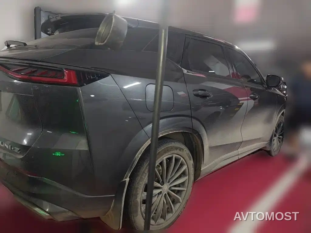 Changan UNI-Z New Energy 2024 Blue Whale Smart Electric iDD 125km Leading Model — фото 4