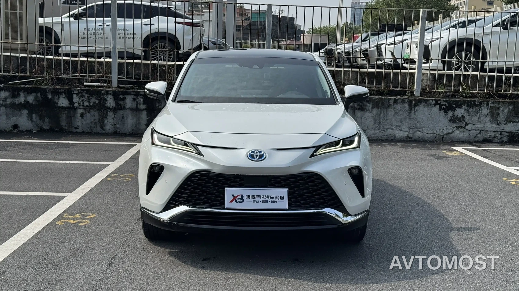 Toyota Venza 2023 2.5L Smart Hybrid FWD Premium — фото 2