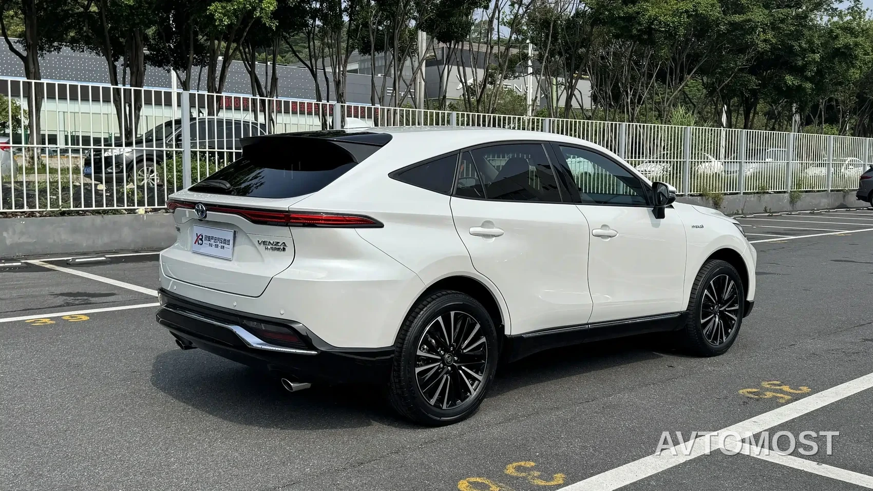 Toyota Venza 2023 2.5L Smart Hybrid FWD Premium — фото 6