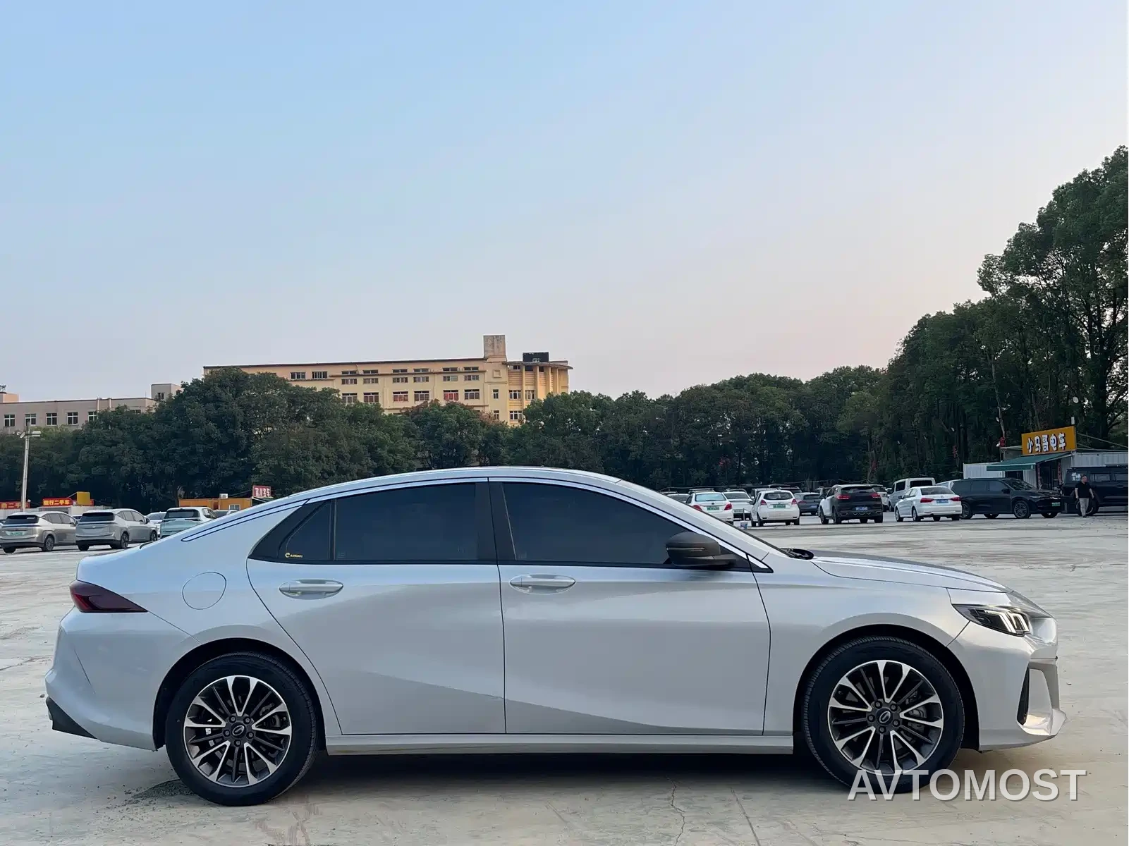 GAC Trumpchi Emkoo 2023 Shadow Leopard H High-Efficiency Hybrid — фото 7