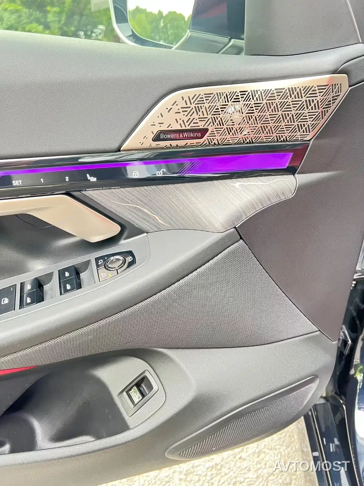 BMW 5 Series 2024 530Li Premium M Sport Package — фото 6