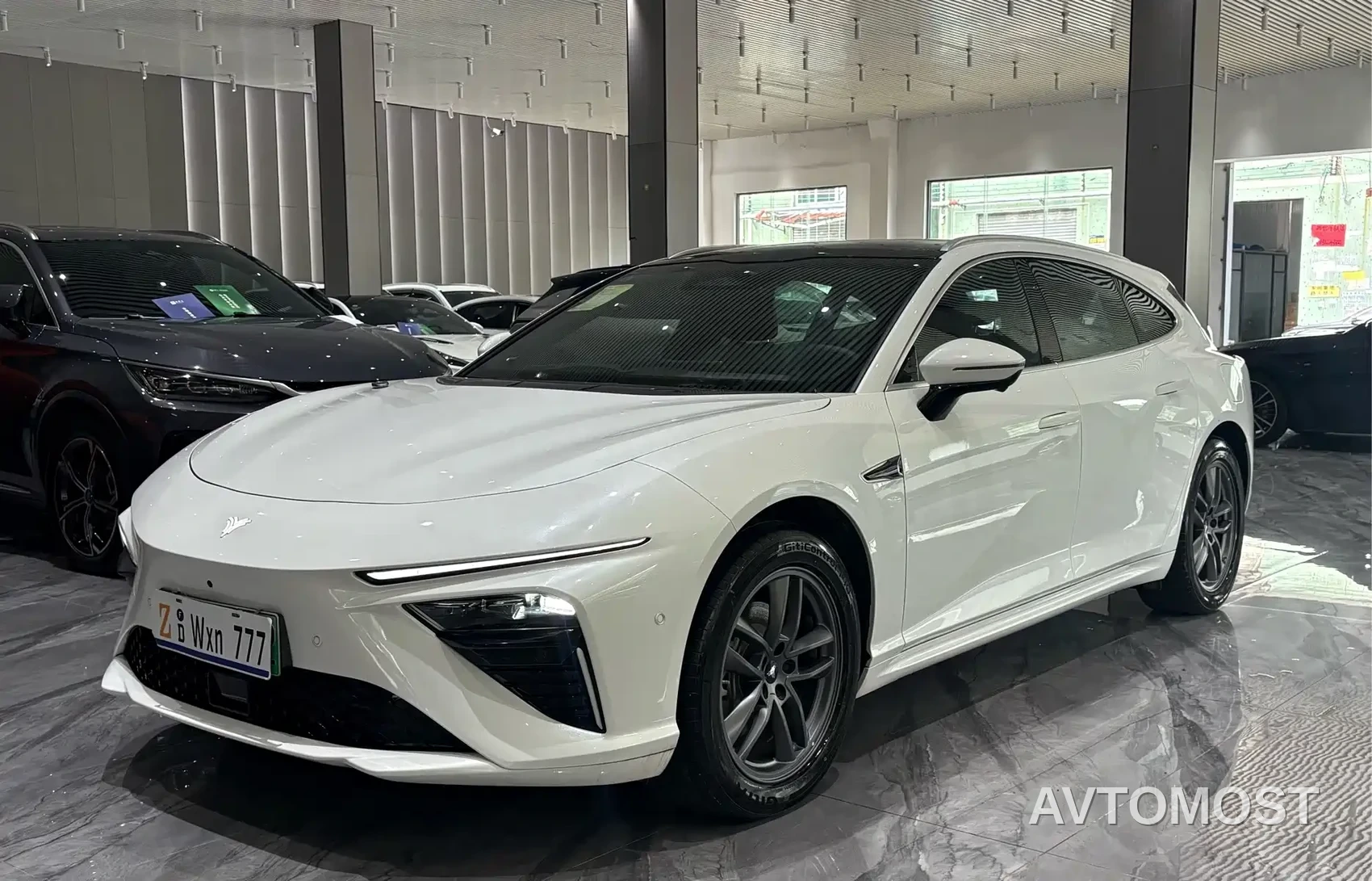 Nezha S Shooting Brake 2024 Model Range Extender 300 Standard — фото 1