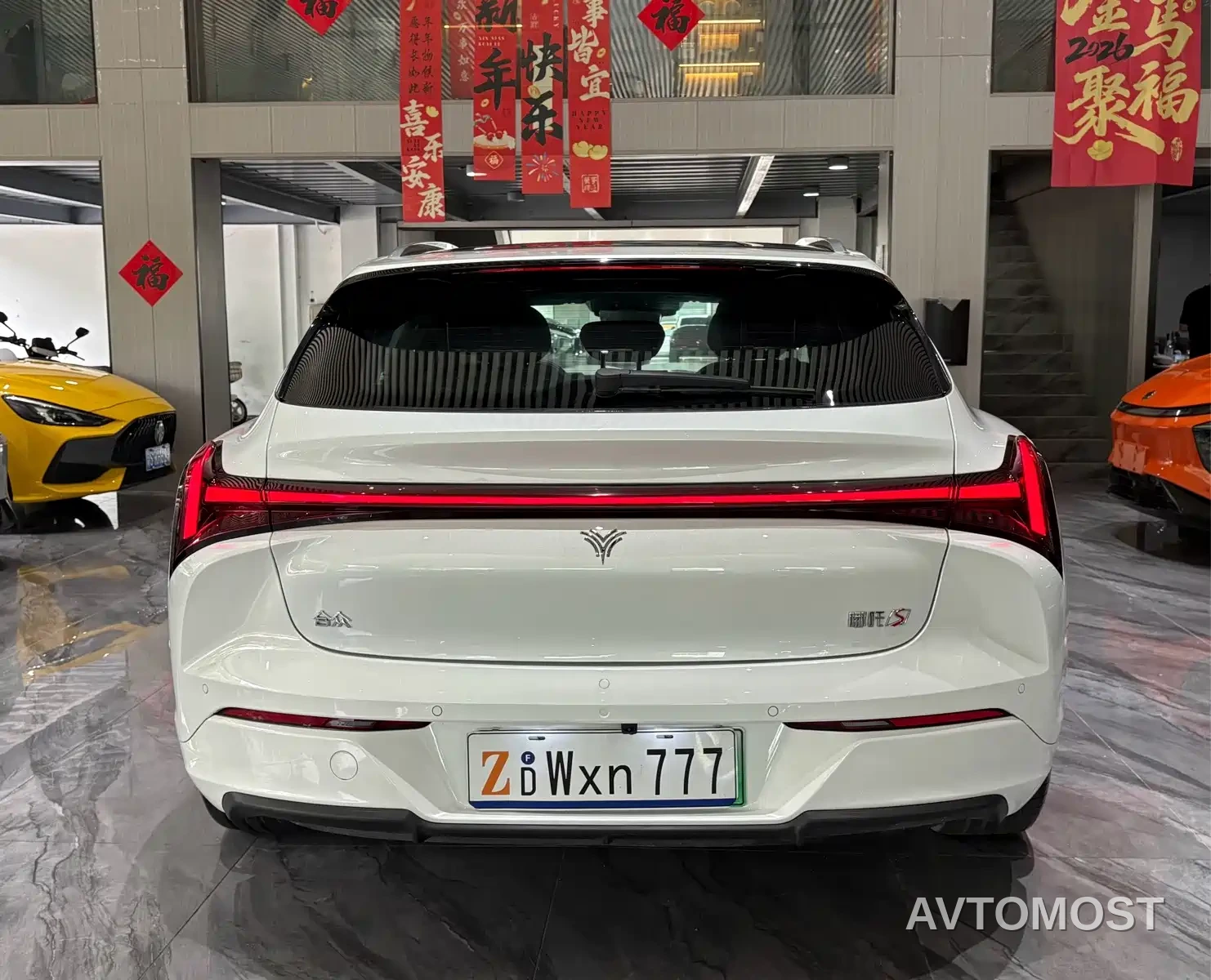 Nezha S Shooting Brake 2024 Model Range Extender 300 Standard — фото 31