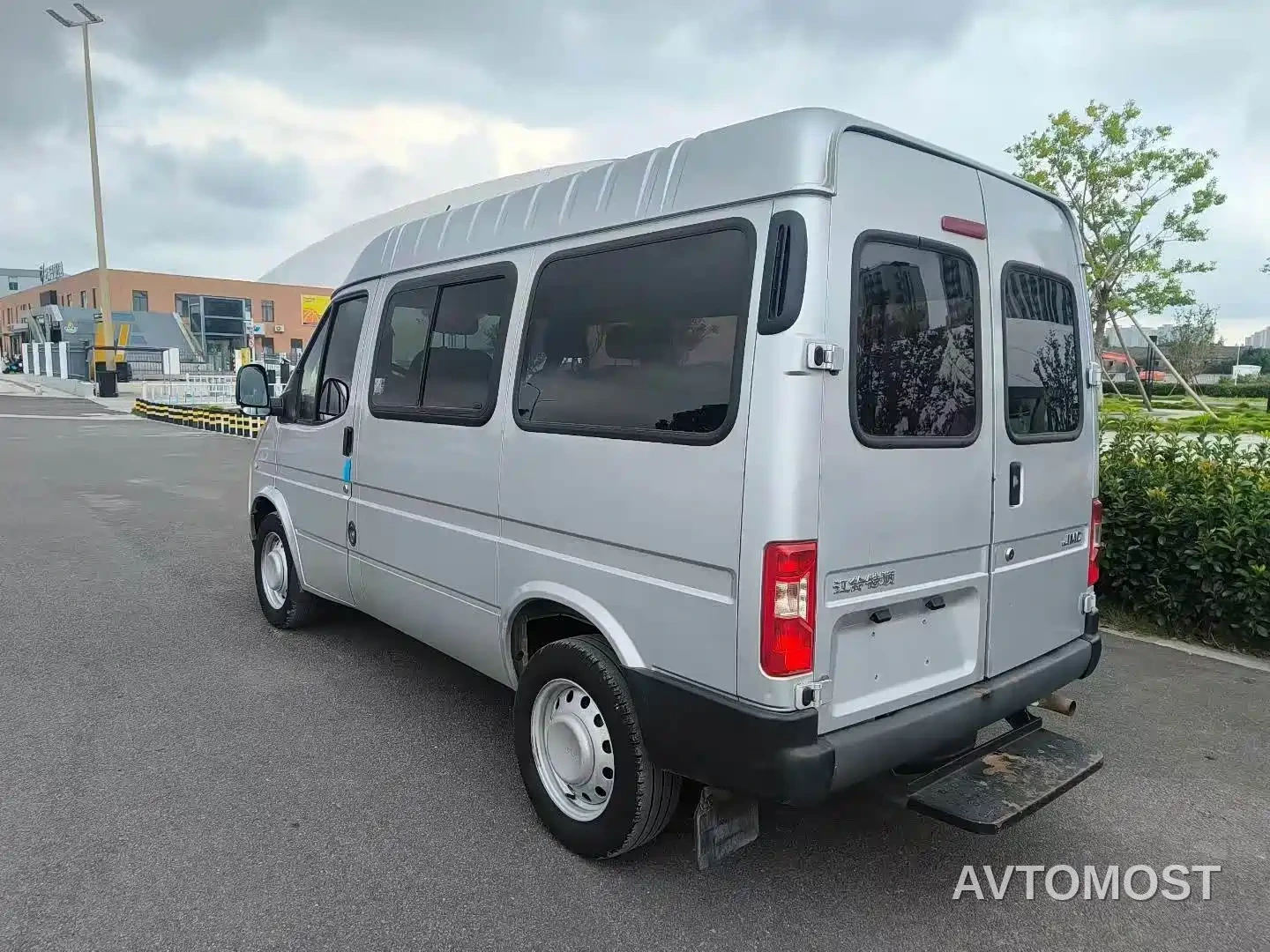 Jiangling Tesun 2019 2.8T Commercial Short Wheelbase Low Roof 6-Seater China VI JX493 — фото 3