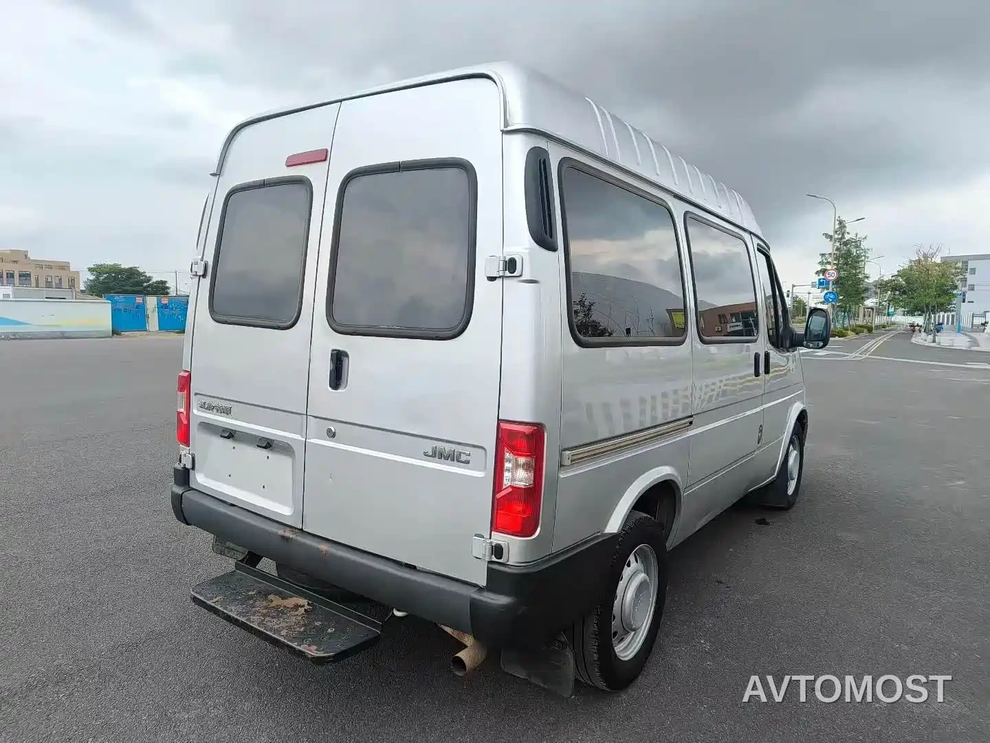 Jiangling Tesun 2019 2.8T Commercial Short Wheelbase Low Roof 6-Seater China VI JX493 — фото 5