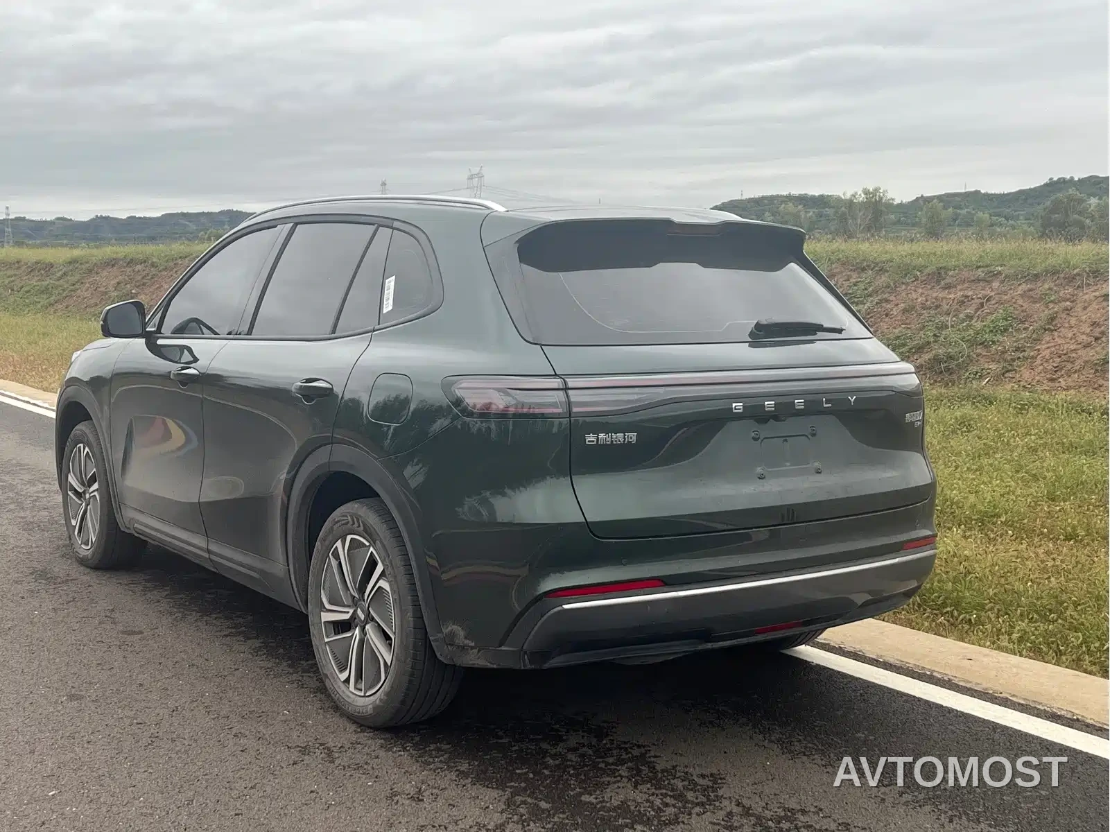 Geely Galaxy Starship 7 EM-i 2026 Model 130km Voyage Edition — фото 3