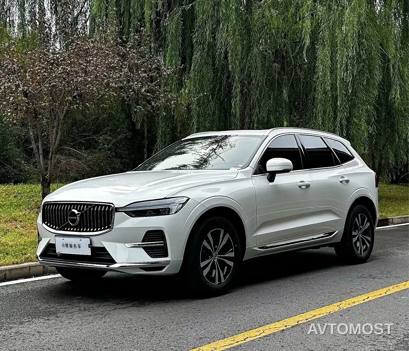 Volvo XC60 2024 B5 AWD Zhiyi Luxury Edition — фото 1