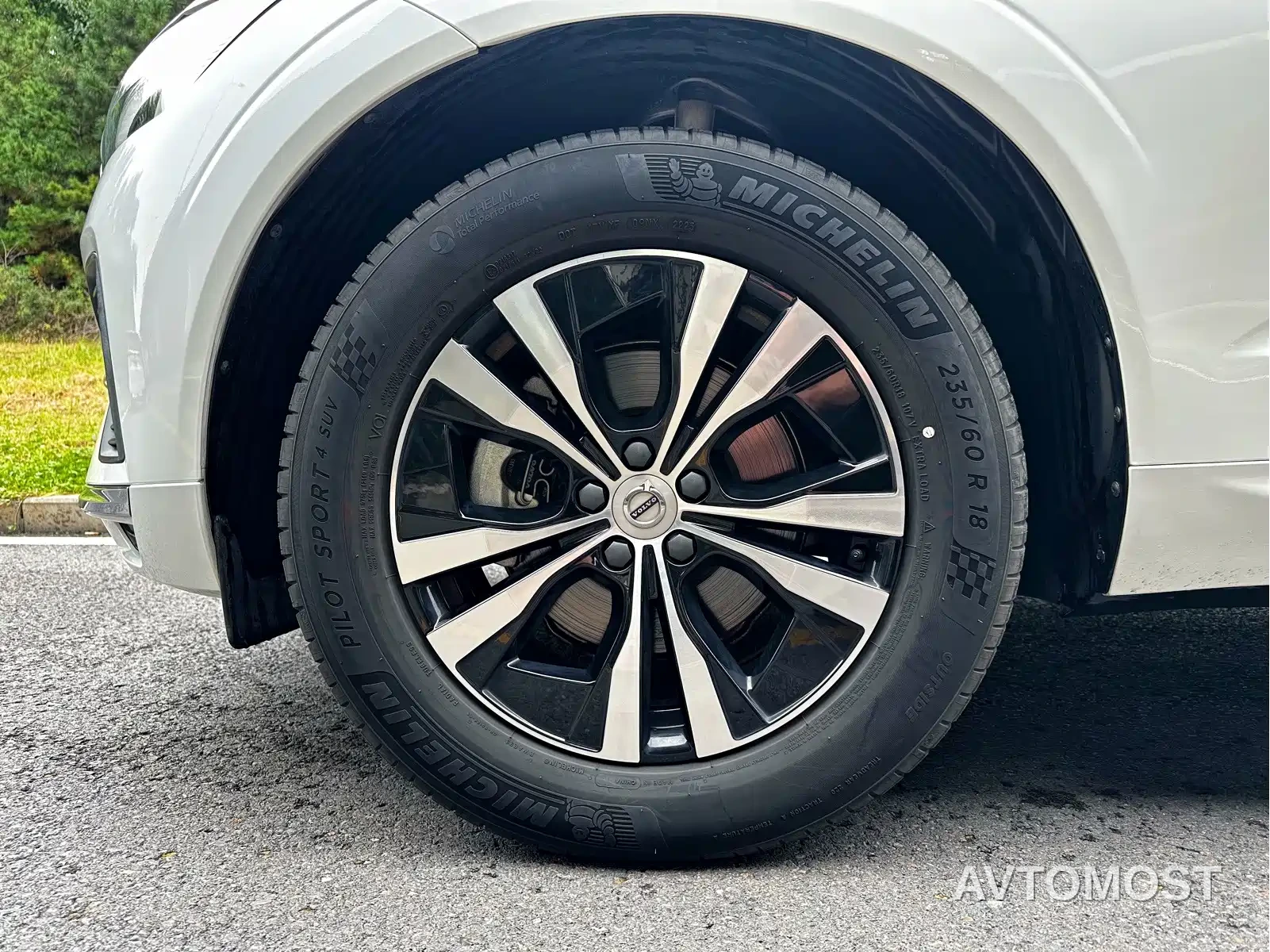 Volvo XC60 2024 B5 AWD Zhiyi Luxury Edition — фото 5