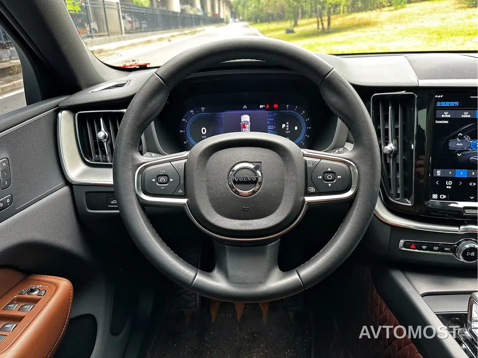 Volvo XC60 2024 B5 AWD Zhiyi Luxury Edition — фото 15