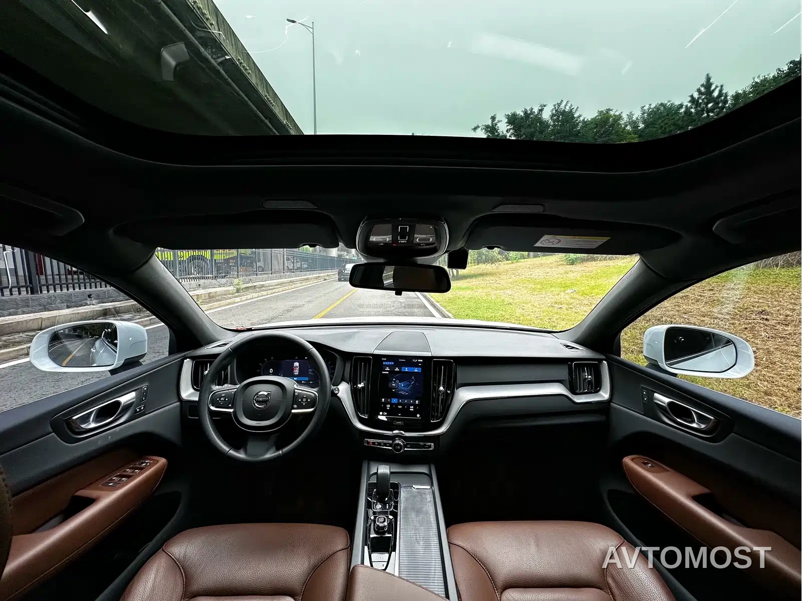 Volvo XC60 2024 B5 AWD Zhiyi Luxury Edition — фото 18
