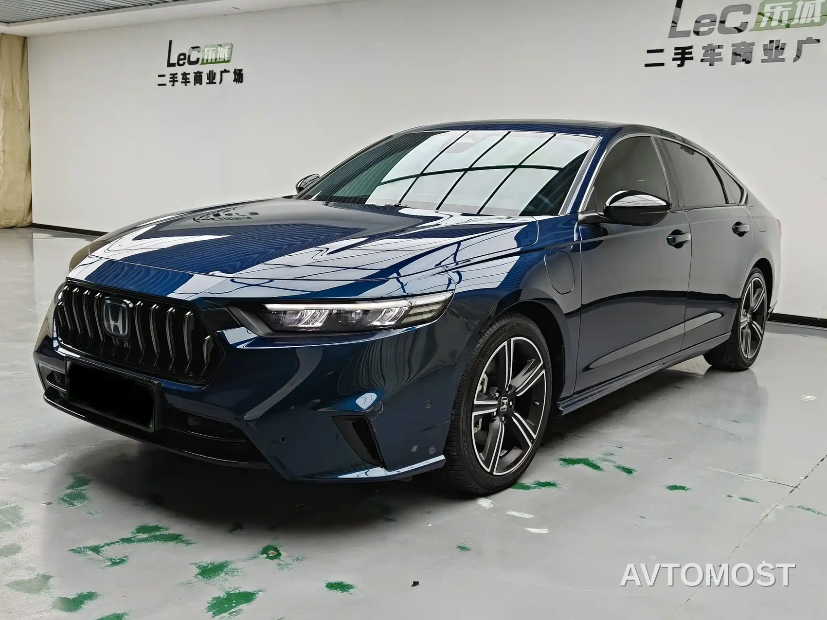 Honda Inspire Hybrid 2023 e:PHEV Premium Edition — фото 1