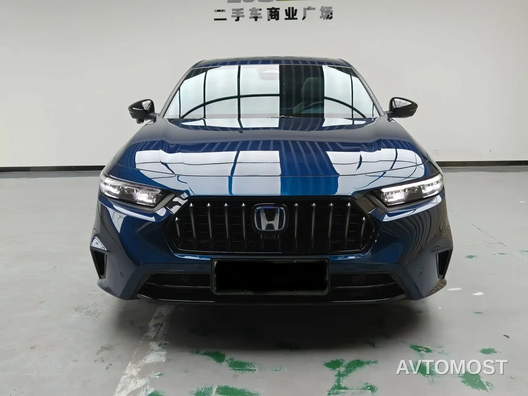 Honda Inspire Hybrid 2023 e:PHEV Premium Edition — фото 2