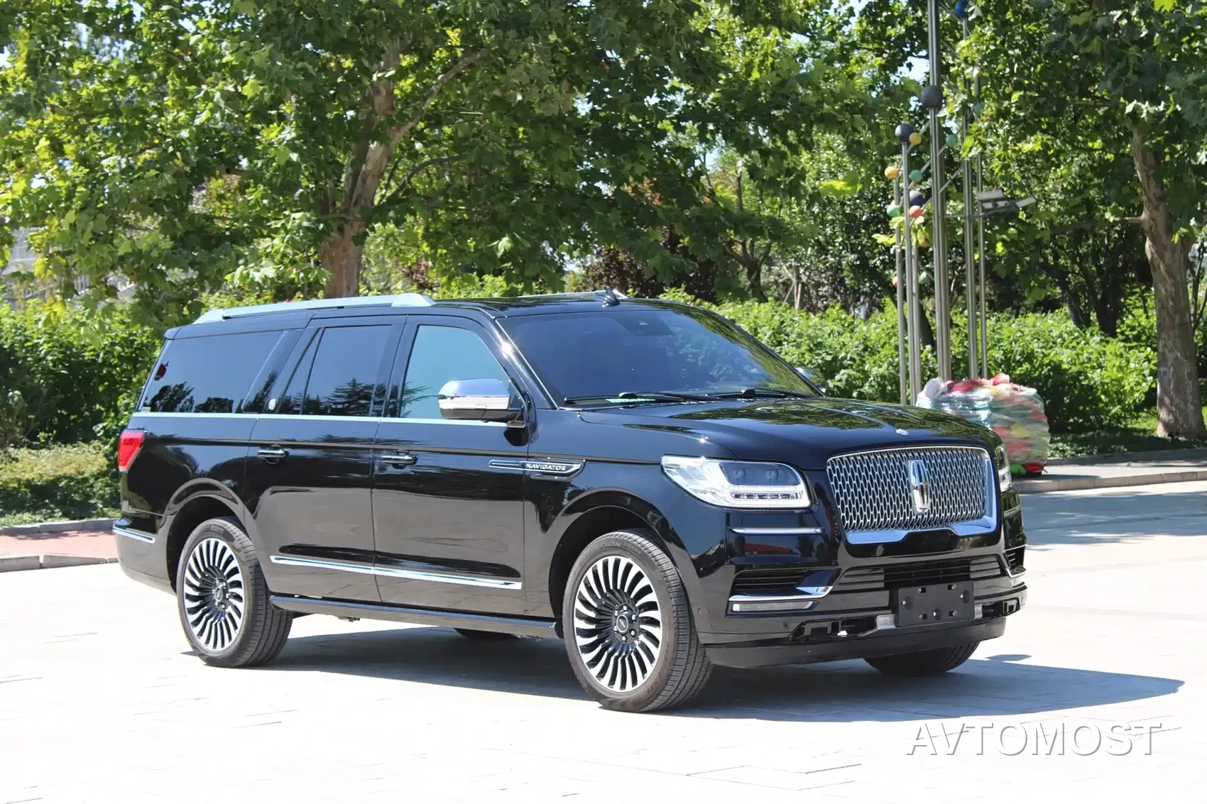 Lincoln Navigator 2022 Model 3.5T Long Wheelbase Presidential Edition — фото 3
