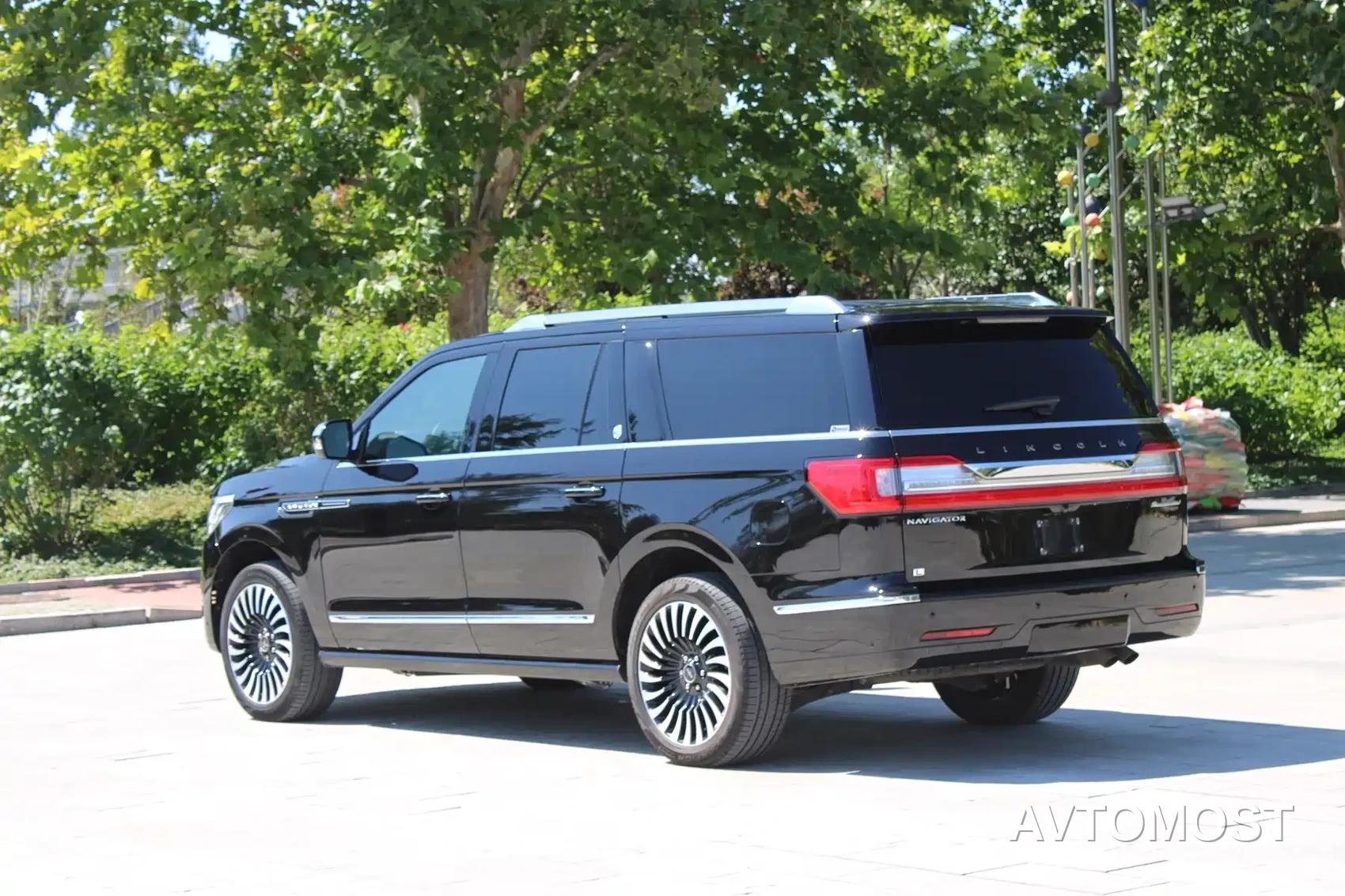 Lincoln Navigator 2022 Model 3.5T Long Wheelbase Presidential Edition — фото 6