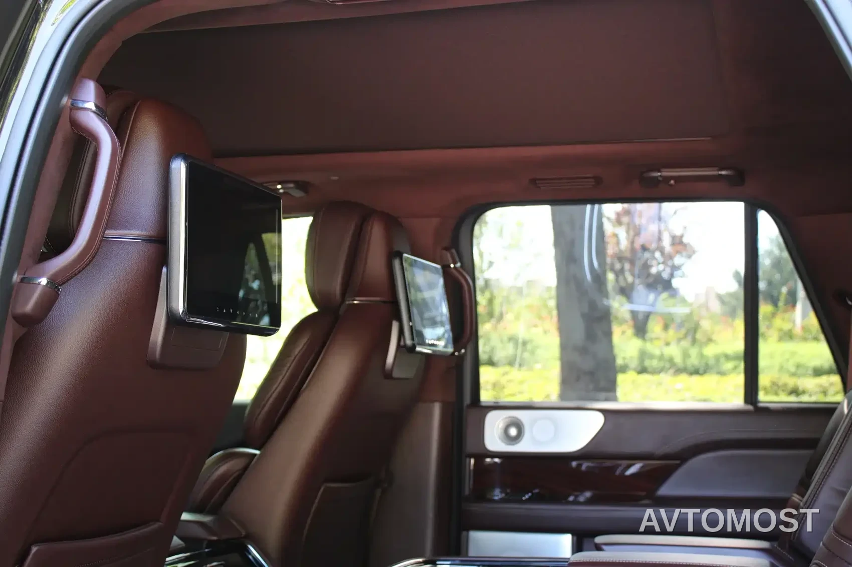 Lincoln Navigator 2022 Model 3.5T Long Wheelbase Presidential Edition — фото 8