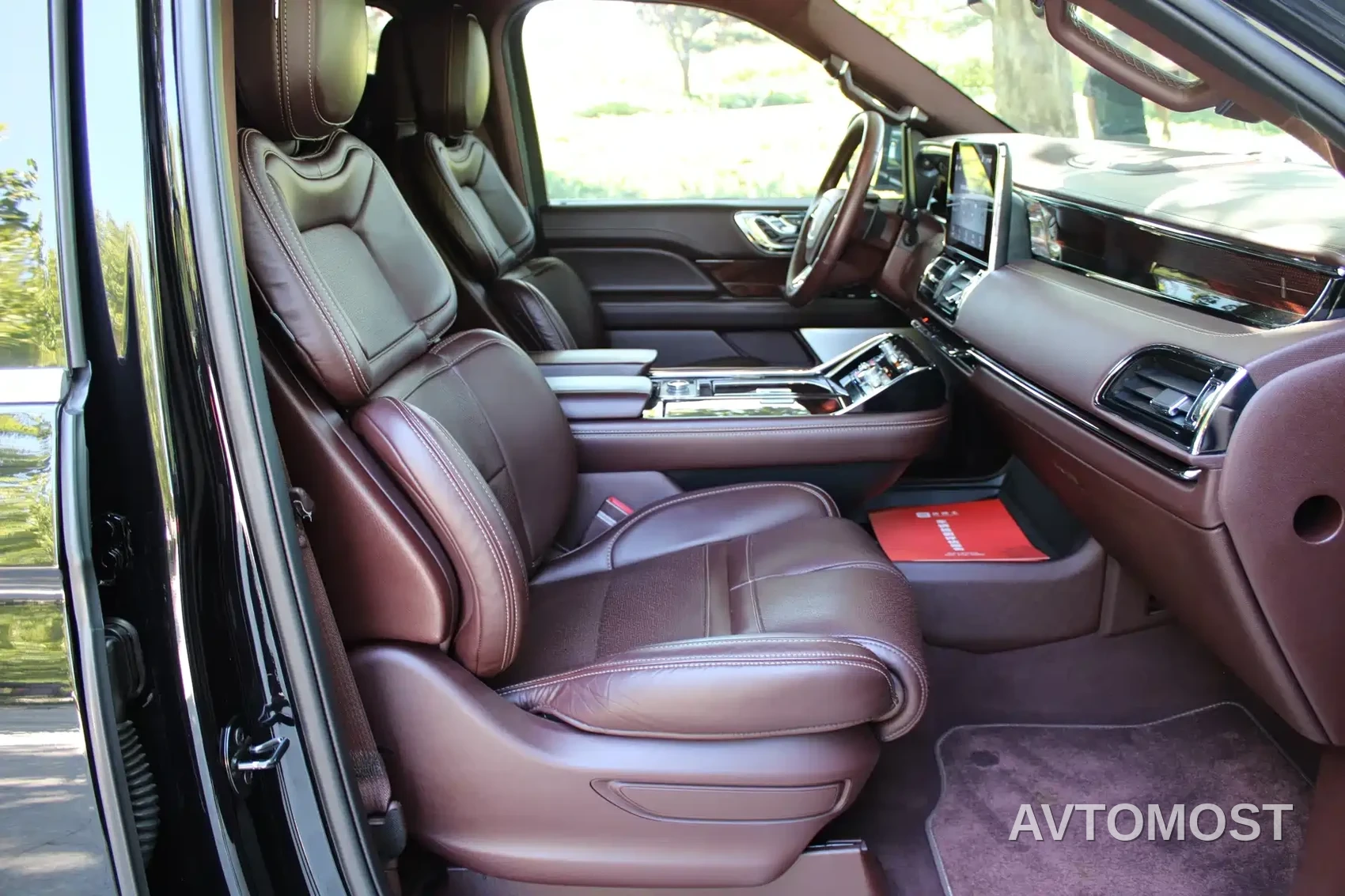 Lincoln Navigator 2022 Model 3.5T Long Wheelbase Presidential Edition — фото 15