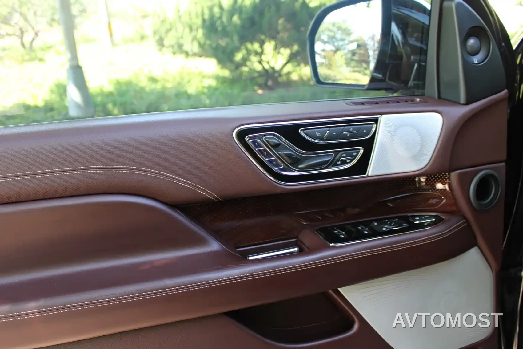 Lincoln Navigator 2022 Model 3.5T Long Wheelbase Presidential Edition — фото 21