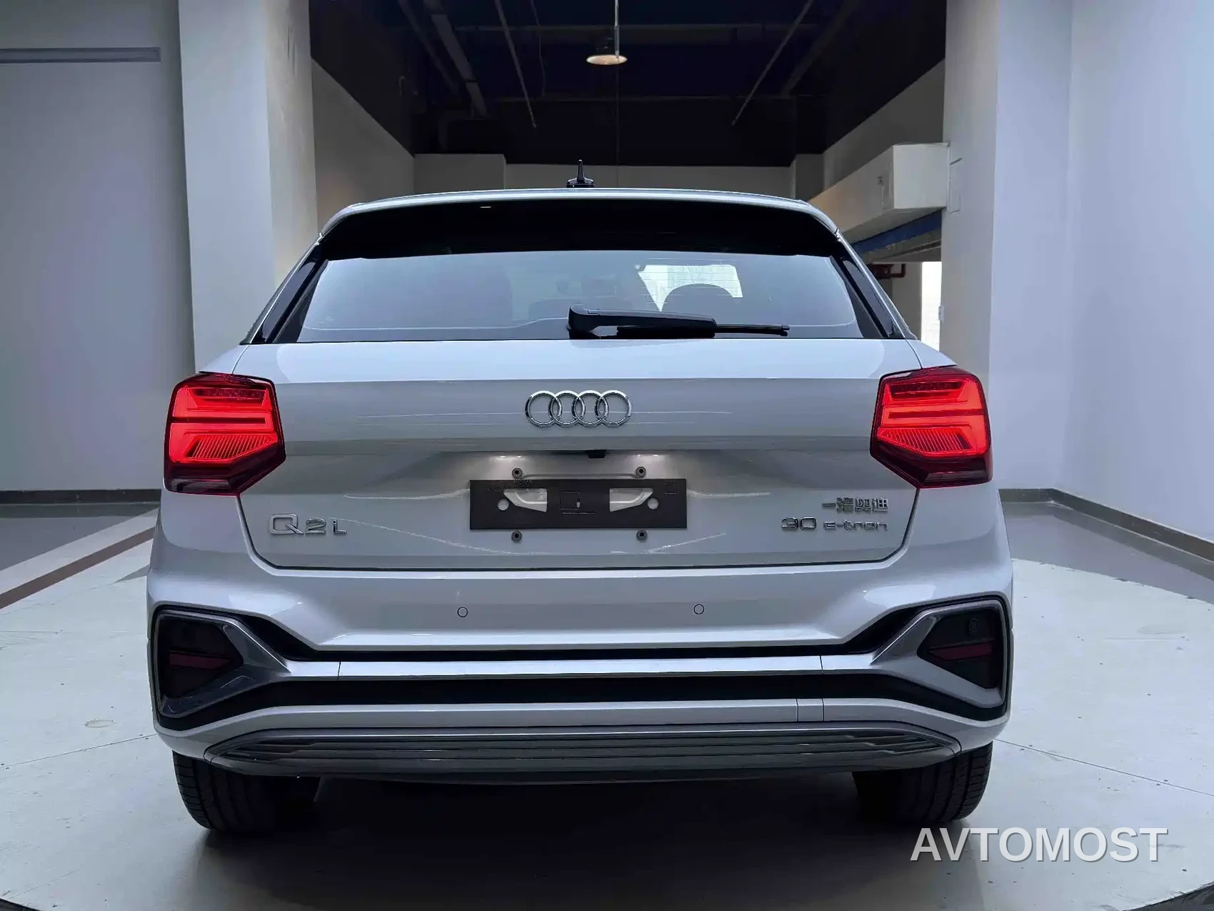 Audi Q2L e-tron 2022 Q2L e-tron Pure Electric Intelligent — фото 6