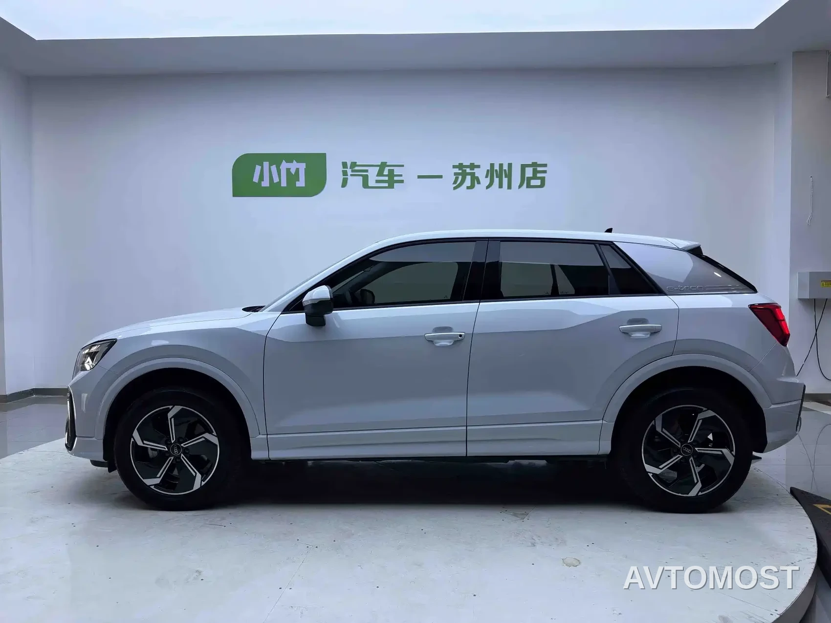Audi Q2L e-tron 2022 Q2L e-tron Pure Electric Intelligent — фото 8