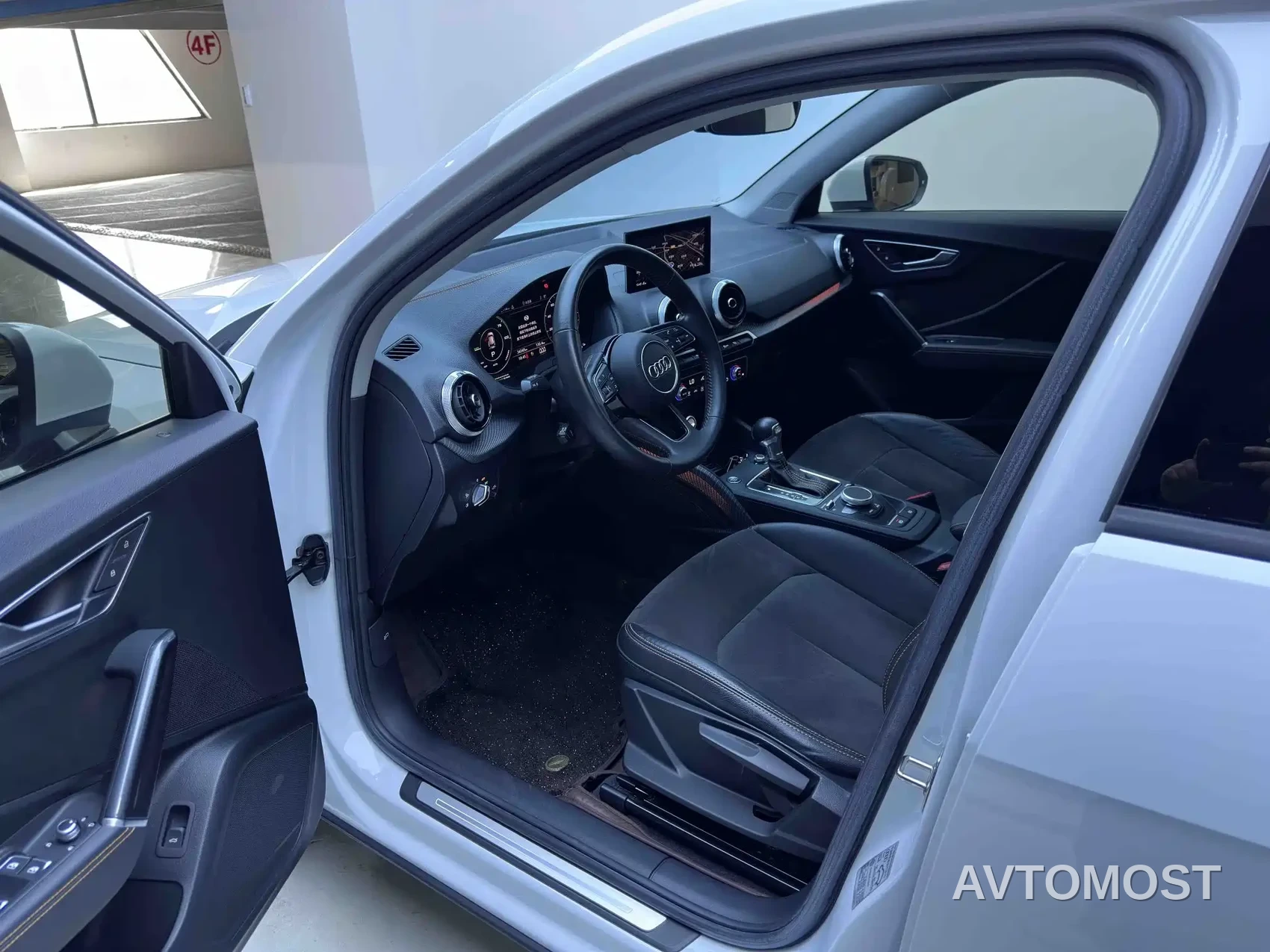 Audi Q2L e-tron 2022 Q2L e-tron Pure Electric Intelligent — фото 11