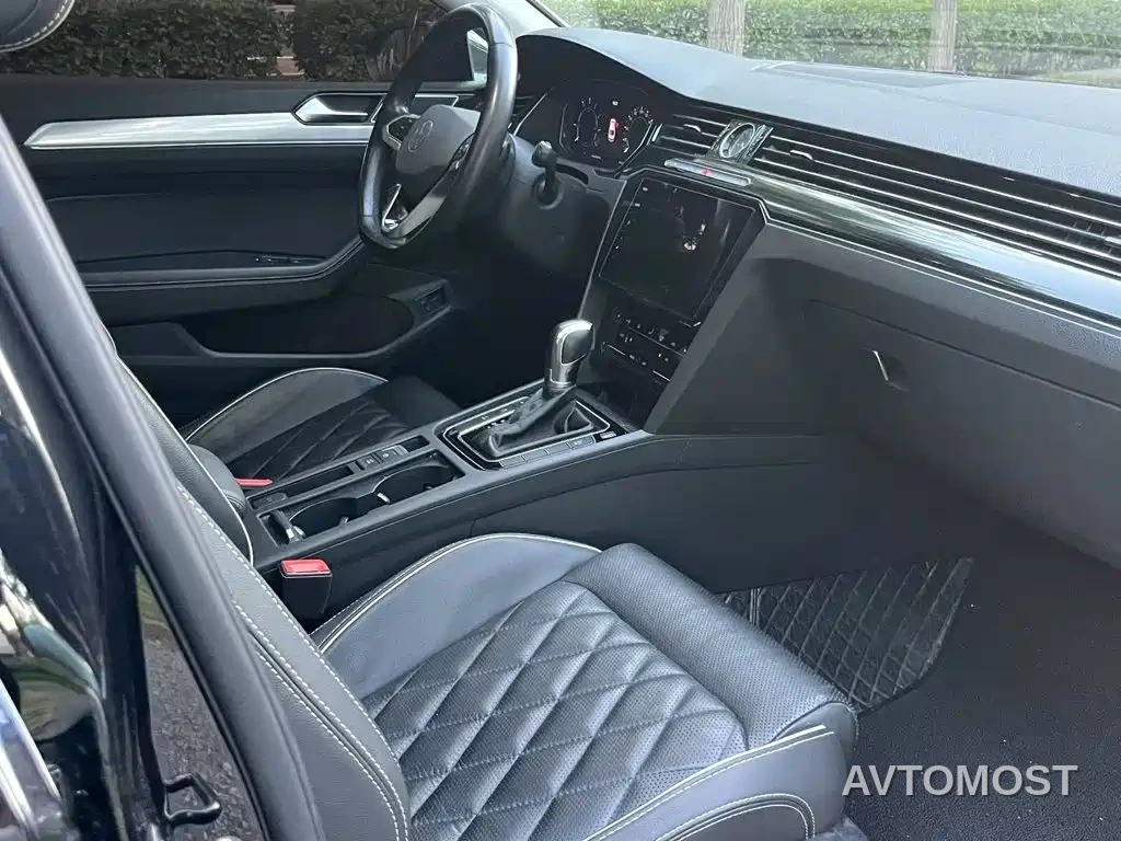 Volkswagen Magotan GTE Plug-in Hybrid 2022 GTE Luxury — фото 7