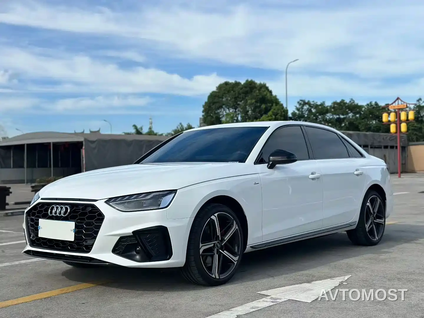 Audi A4L 2025 Model Year Facelift 2 Million Celebration Edition 40 TFSI Luxury Dynamic — фото 1