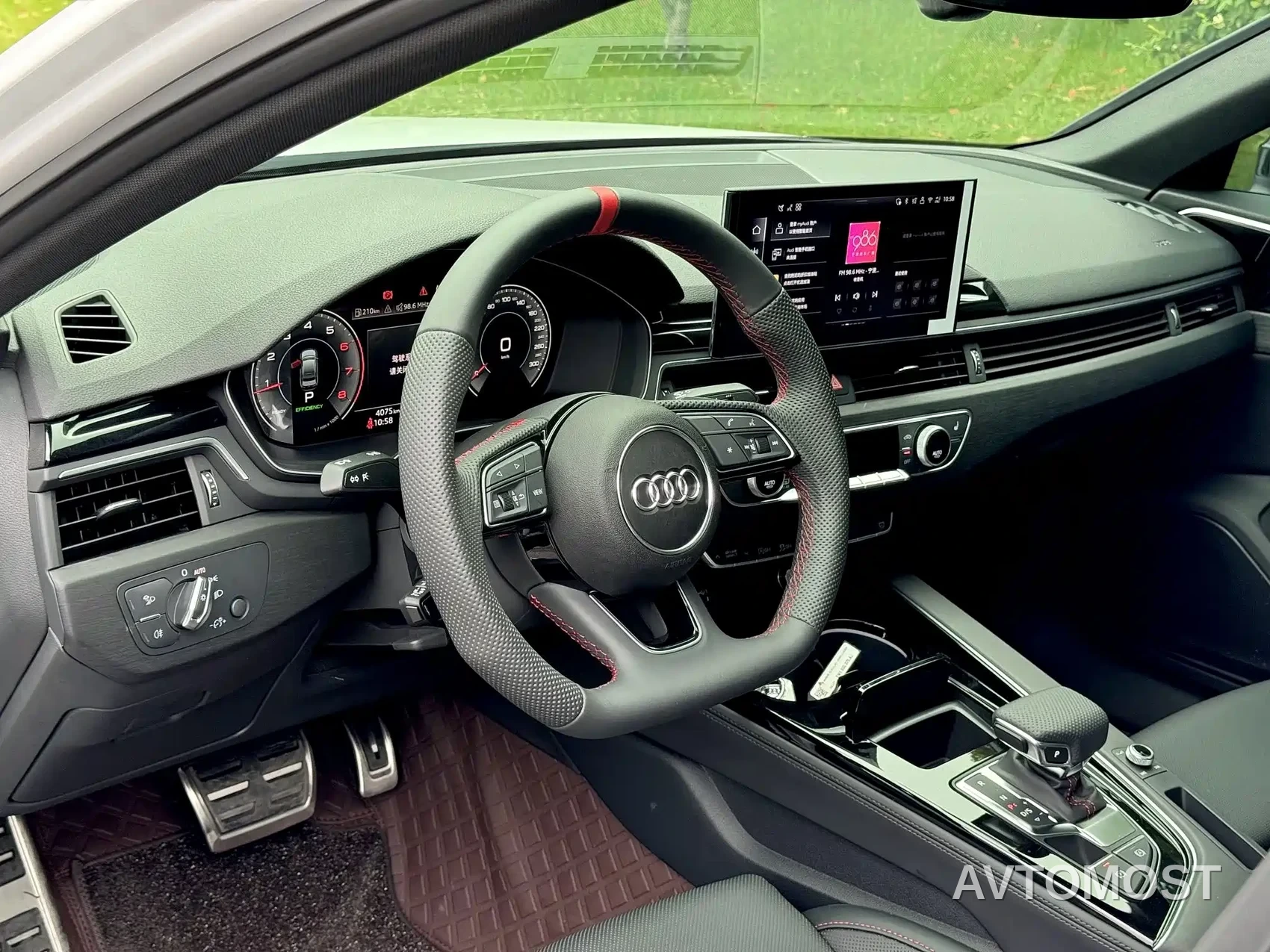 Audi A4L 2025 Model Year Facelift 2 Million Celebration Edition 40 TFSI Luxury Dynamic — фото 2
