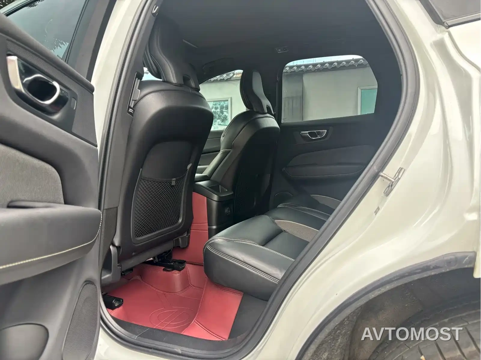 Volvo XC60 Plug-in Hybrid 2021 T8 E-Drive Hybrid Inscription Sport — фото 5