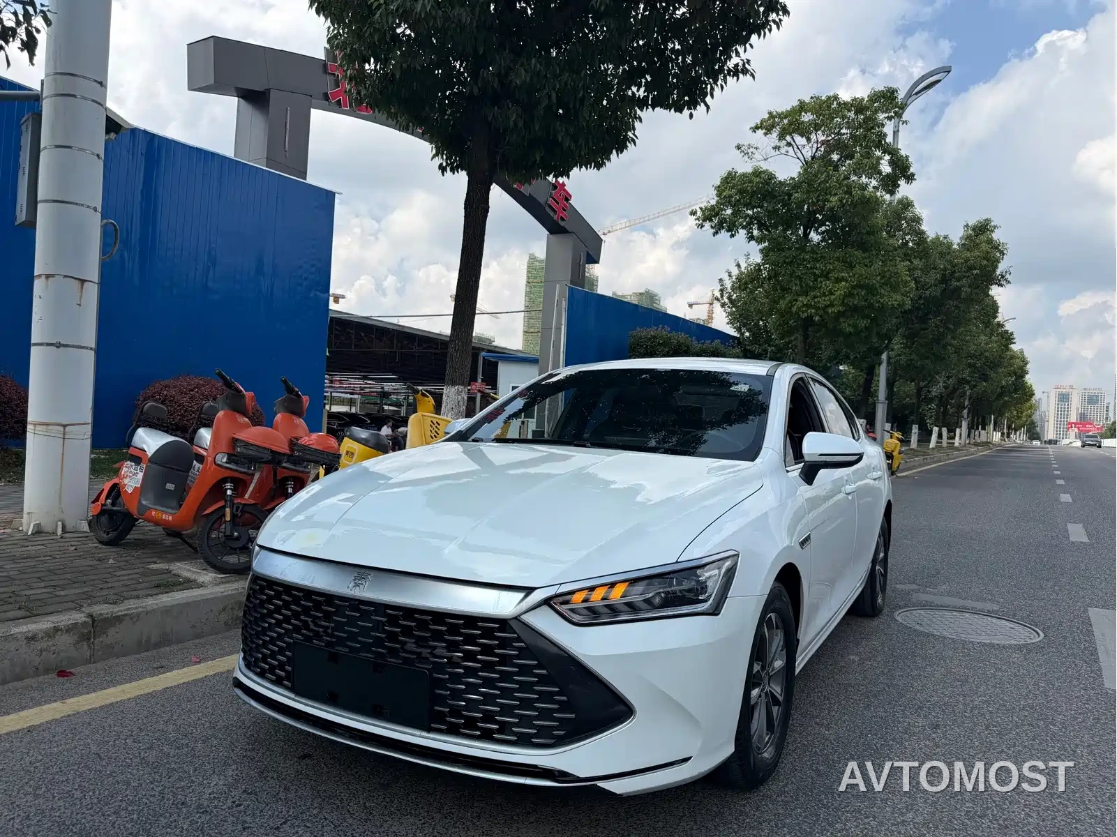 BYD Qin PLUS 2021 DM-i 55KM Premium — фото 2