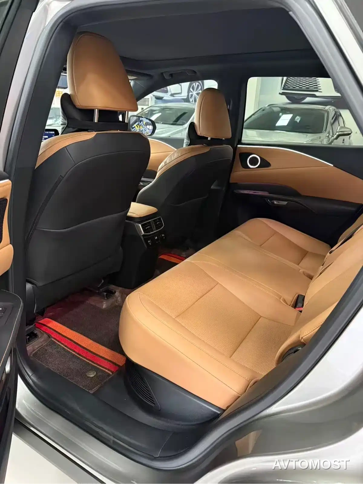 Lexus RX 2023 350h 4WD Pure Edition — фото 4