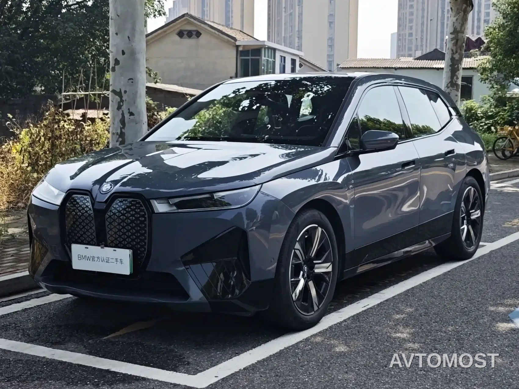 BMW iX 2022 xDrive40 — фото 1