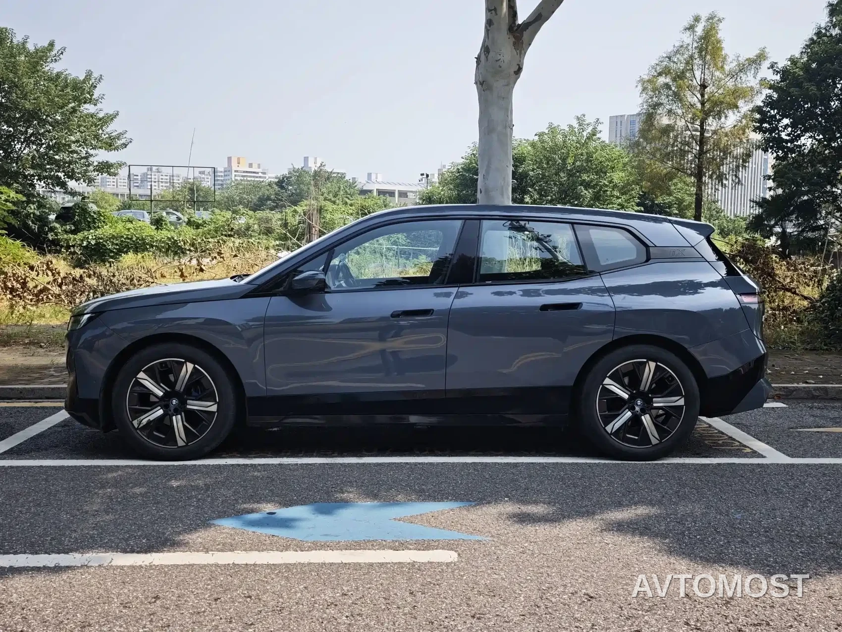 BMW iX 2022 xDrive40 — фото 2
