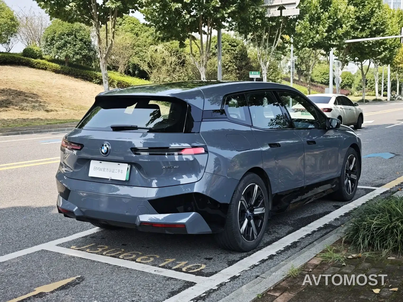 BMW iX 2022 xDrive40 — фото 13